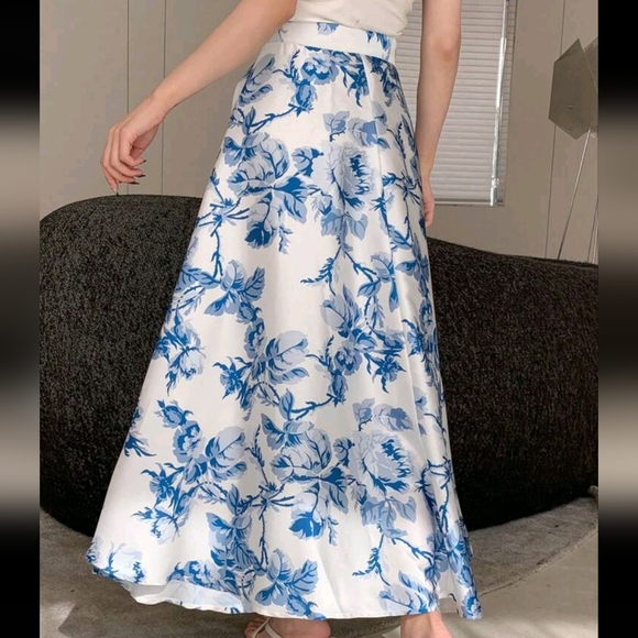 Women's High Waist Floral Print Maxi Elegant Skirt - Picture 3 of 4